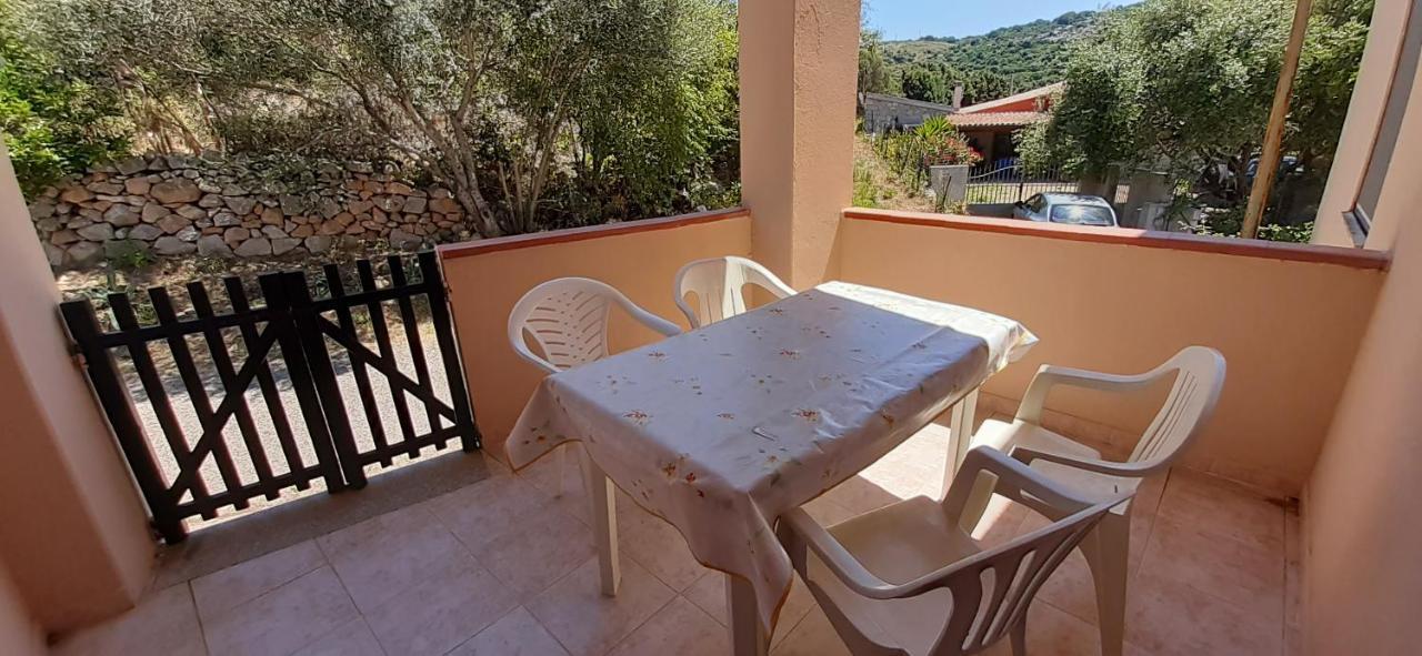 Casa Vacanza Costa Rossa Vista Mare Trinita d'Agultu e Vignola Экстерьер фото